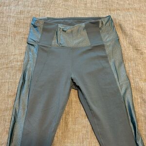 Women’s Capri Fabletics leggings